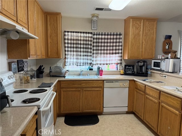 Detail Gallery Image 5 of 16 For 480 Joleen Ct, Merced,  CA 95341 - 4 Beds | 2 Baths