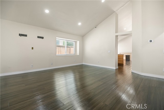 13006 August Circle, Riverside CA: https://media.crmls.org/medias/17697075-00e3-4fa8-8218-095e65e8556e.jpg