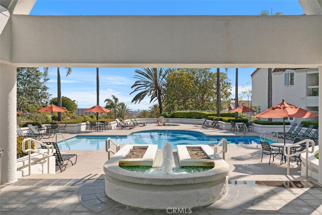 https://media.crmls.org/medias/176a482f-6f42-4d11-a3e0-44a72d276677.jpg?preset=X-Large