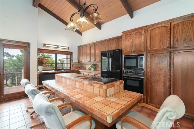 445 Firestone Way, Lompoc CA: https://media.crmls.org/medias/176a8486-12e0-4762-81bc-05833958c6b8.jpg