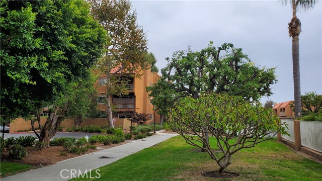 6600 Warner Avenue, Huntington Beach CA: https://media.crmls.org/medias/176aa850-5e01-4de3-873c-c397e7acc293.jpg