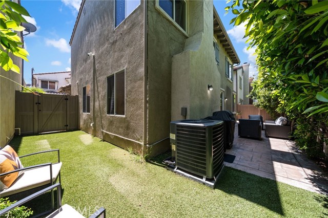 Detail Gallery Image 32 of 35 For 16741 Tim Ln, Van Nuys,  CA 91406 - 4 Beds | 3 Baths