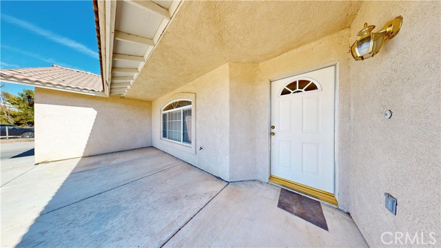 Detail Gallery Image 4 of 65 For 11837 11th Ave, Hesperia,  CA 92345 - 4 Beds | 3 Baths