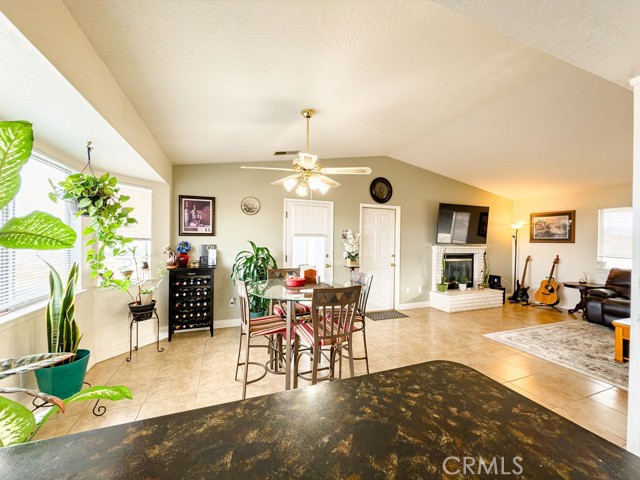 Detail Gallery Image 12 of 35 For 18492 Live Oak St, Hesperia,  CA 92345 - 3 Beds | 2 Baths