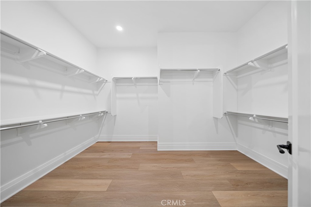 https://media.crmls.org/medias/176c954d-4acd-4106-9142-5998b984bd00.jpg?preset=X-Large