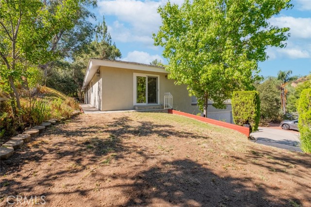 9530 Wheatland Avenue, Shadow Hills CA: https://media.crmls.org/medias/176cd2ed-7e25-4769-a26a-8ae50b8a5869.jpg
