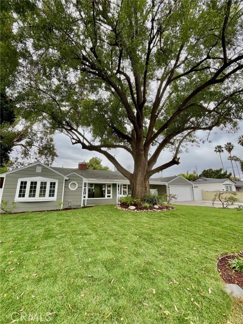 Detail Gallery Image 2 of 38 For 15754 Gault St, Van Nuys,  CA 91406 - 3 Beds | 2 Baths