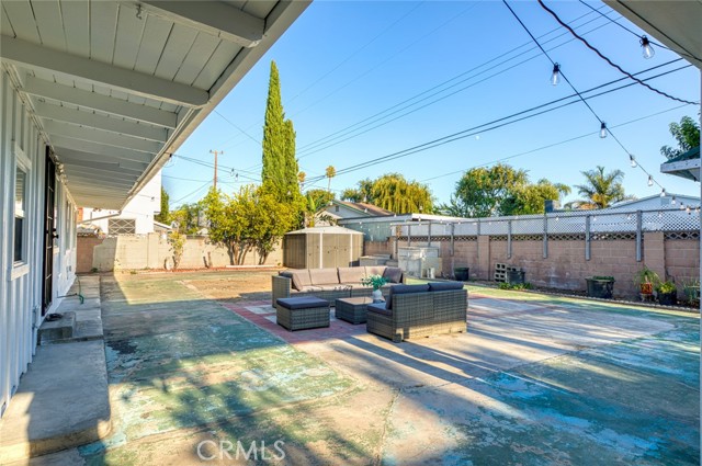 10072 Roselee Drive, Garden Grove CA: https://media.crmls.org/medias/176ddb04-00ce-4454-9b23-46c631f4451d.jpg