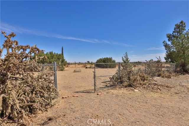 Detail Gallery Image 40 of 45 For 10888 Phelan Rd., Oak Hills,  CA 92344 - 1 Beds | 1 Baths