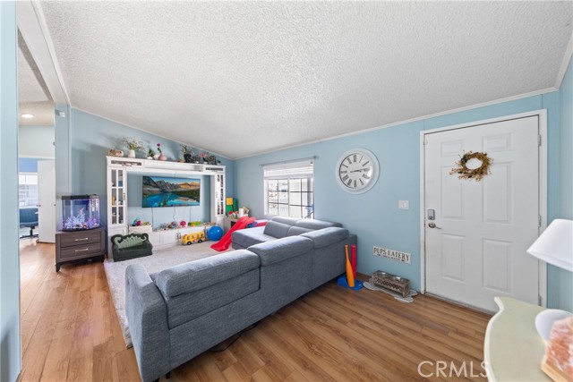 3663 Buchanan Street, Riverside CA: https://media.crmls.org/medias/176eef9b-1802-46d9-9ce7-b8cc931375e2.jpg