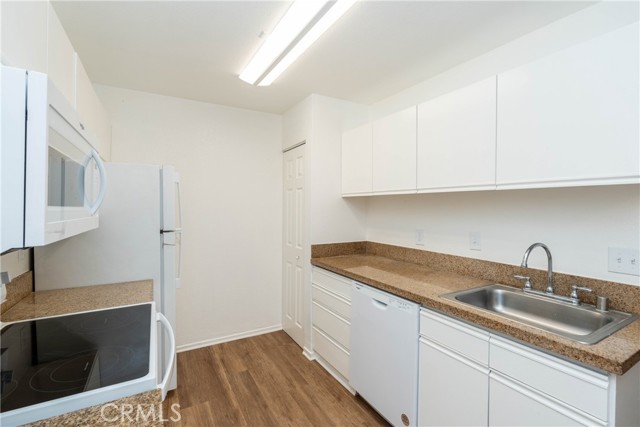 Detail Gallery Image 5 of 29 For 1265 Kendall Dr #713,  San Bernardino,  CA 92407 - 2 Beds | 1 Baths