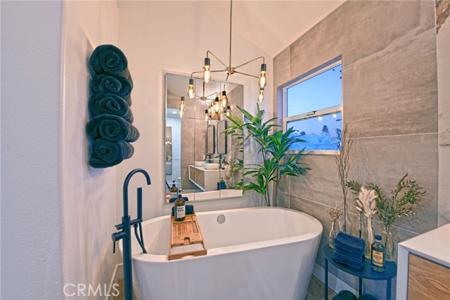 176fb30f B8fc 46ab Abcf 621a7c1cc983