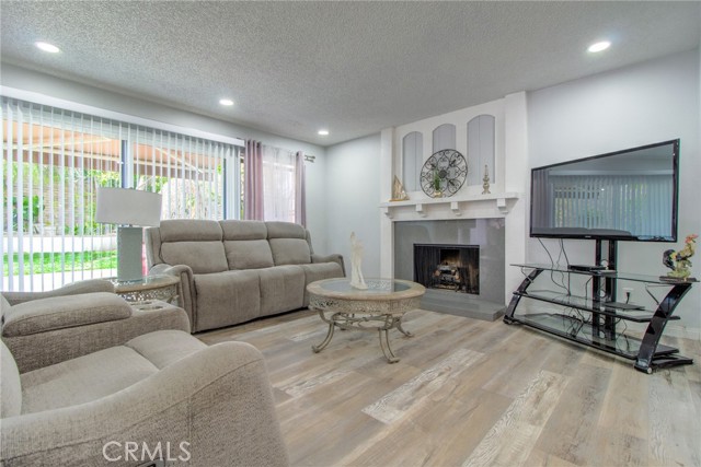 Detail Gallery Image 15 of 47 For 13751 Marshall Ln, Tustin,  CA 92780 - 4 Beds | 2/1 Baths