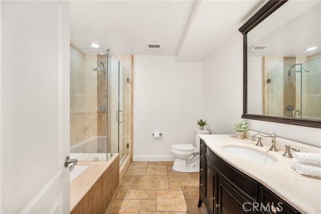 Detail Gallery Image 28 of 49 For 19001 Castlegate Ln, North Tustin,  CA 92705 - 4 Beds | 3/1 Baths