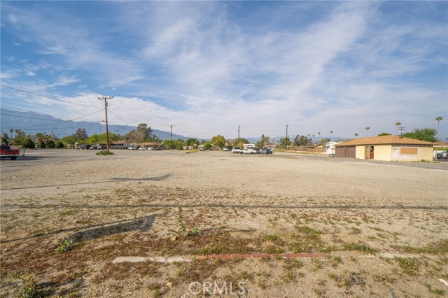 Detail Gallery Image 2 of 26 For 16436 Foothill Bld, Fontana,  CA 92335 - – Beds | – Baths