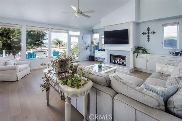 Detail Gallery Image 16 of 44 For 2560 Juniper, Morro Bay,  CA 93442 - 4 Beds | 3 Baths