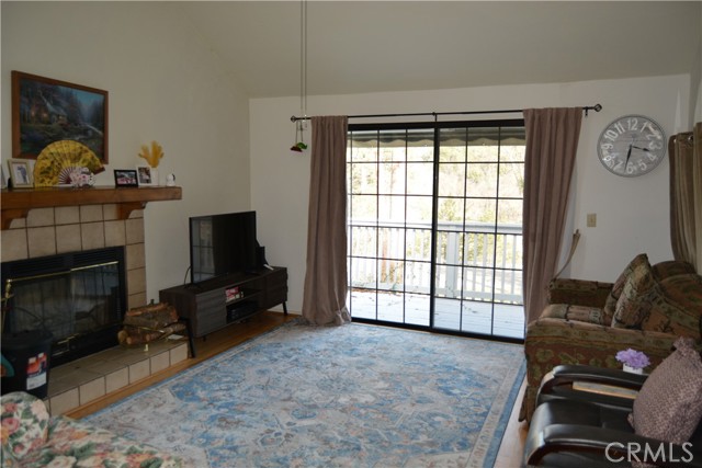 Detail Gallery Image 2 of 29 For 40748 Foxboro Ct, Bass Lake,  CA 93604 - 3 Beds | 3/1 Baths