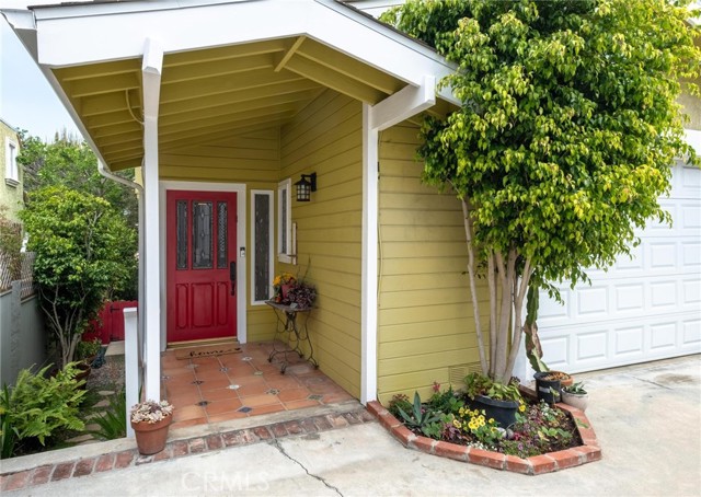 Detail Gallery Image 3 of 35 For 1909 Belmont Ln #B,  Redondo Beach,  CA 90278 - 3 Beds | 3 Baths