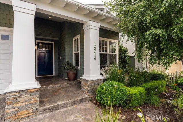Detail Gallery Image 7 of 71 For 1314 19th St, Manhattan Beach,  CA 90266 - 5 Beds | 4/2 Baths