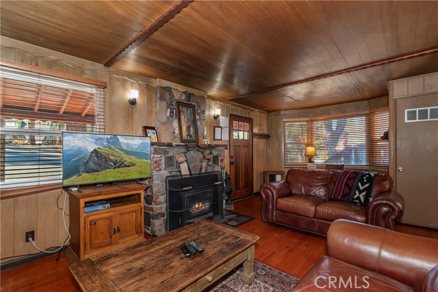 Detail Gallery Image 11 of 42 For 435 Arroyo, Big Bear Lake,  CA 92315 - 3 Beds | 1 Baths