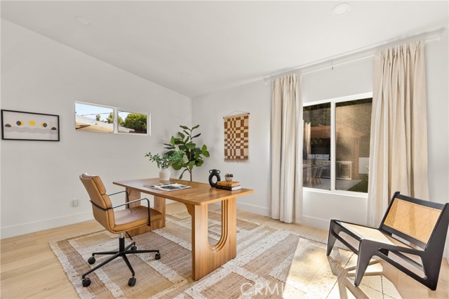6009 Neddy Avenue, Woodland Hills CA: https://media.crmls.org/medias/17731b23-b22c-46f3-9bc5-7a1f084e1f34.jpg