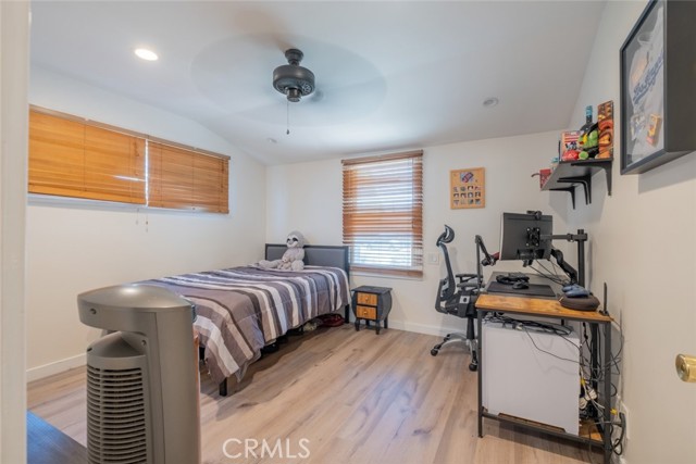 Detail Gallery Image 25 of 35 For 16732 Lassen St, Northridge,  CA 91343 - 3 Beds | 3 Baths