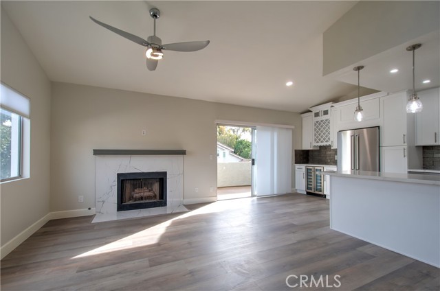 60 Greenmoor, Irvine CA: https://media.crmls.org/medias/1773cf34-a3f8-47f9-bdee-03ef314821bf.jpg