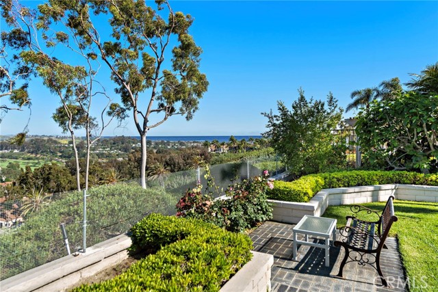 30252 Sonrisa Lane, Laguna Niguel CA: https://media.crmls.org/medias/17740861-1bf5-4904-9dd7-952b0f90d9b1.jpg