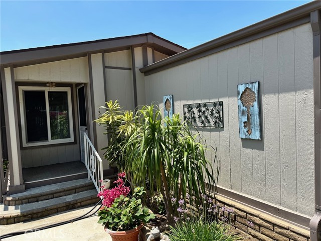 Detail Gallery Image 1 of 1 For 1345 Summer Lake Cir #127,  Brea,  CA 92821 - 3 Beds | 2 Baths