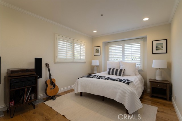 Image 22 of 30 For 132 Esplanade