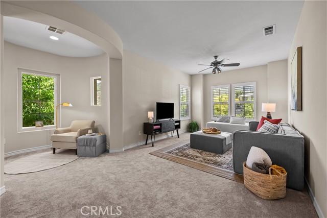 Detail Gallery Image 16 of 23 For 25865 Tulip Grove St, Stevenson Ranch,  CA 91381 - 5 Beds | 4 Baths