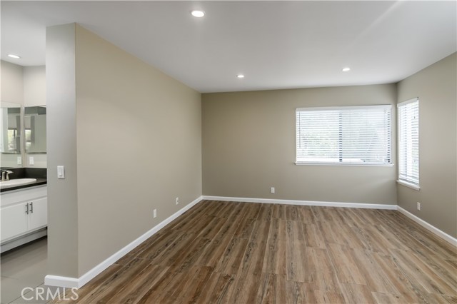 661 La Corona Court, Oak Park CA: https://media.crmls.org/medias/177555cb-c981-47c3-9a76-8cd8558acc30.jpg