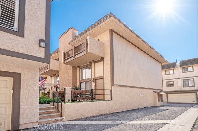 Detail Gallery Image 2 of 47 For 1925 E Huntington Dr #E,  Duarte,  CA 91010 - 3 Beds | 2/1 Baths