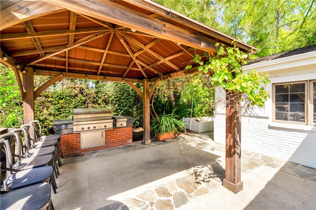 Detail Gallery Image 38 of 55 For 5441 Calvin Ave, Tarzana,  CA 91356 - 5 Beds | 5/1 Baths