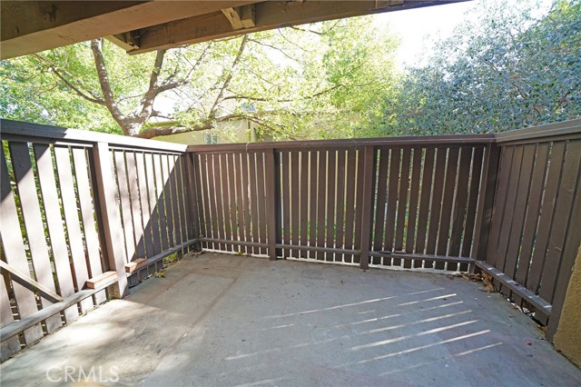 Detail Gallery Image 14 of 17 For 18350 Hatteras Street, Tarzana,  CA 91356 - 2 Beds | 2 Baths