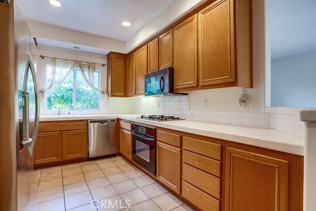 Detail Gallery Image 10 of 25 For 3003 W Riverside Dr #202,  Burbank,  CA 91505 - 2 Beds | 2 Baths