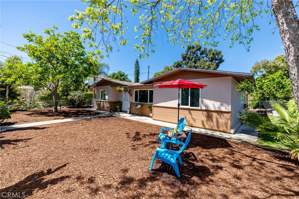 242 E Kalmia Street