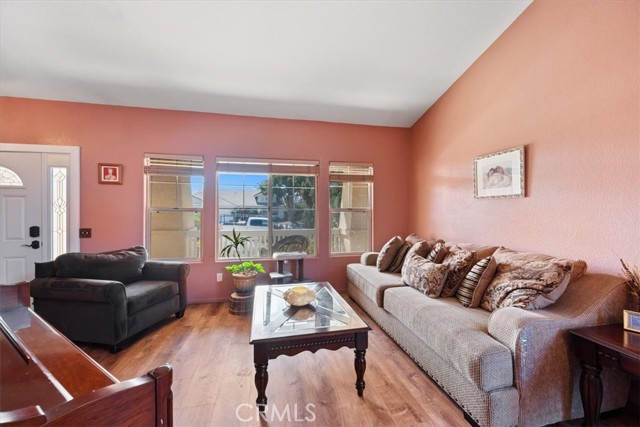 Detail Gallery Image 3 of 45 For 1036 Armstrong St, Lompoc,  CA 93436 - 5 Beds | 2 Baths