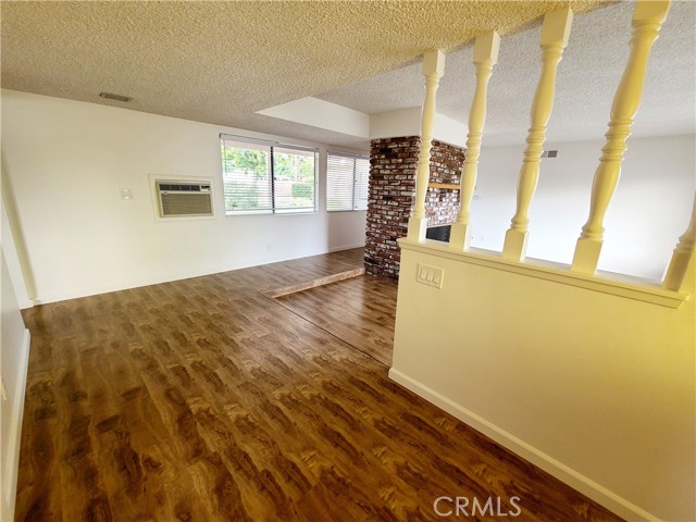 1463 Strawberry Hill Road, Thousand Oaks CA: https://media.crmls.org/medias/177adda1-8b4d-4e0c-83dd-70b28e250957.jpg