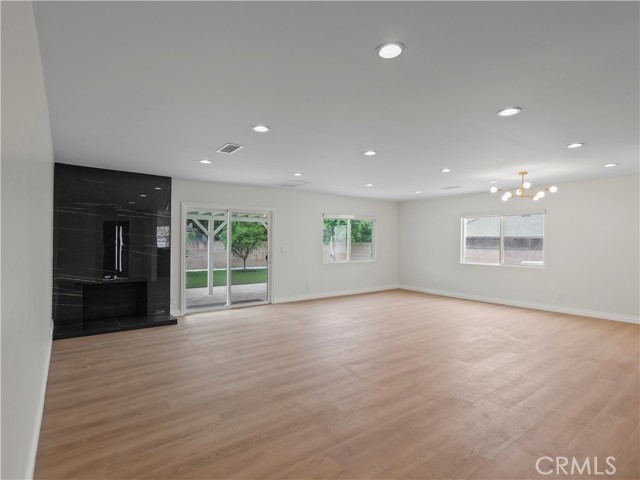 Detail Gallery Image 11 of 55 For 18724 Frankfort St, Northridge,  CA 91324 - 4 Beds | 3 Baths
