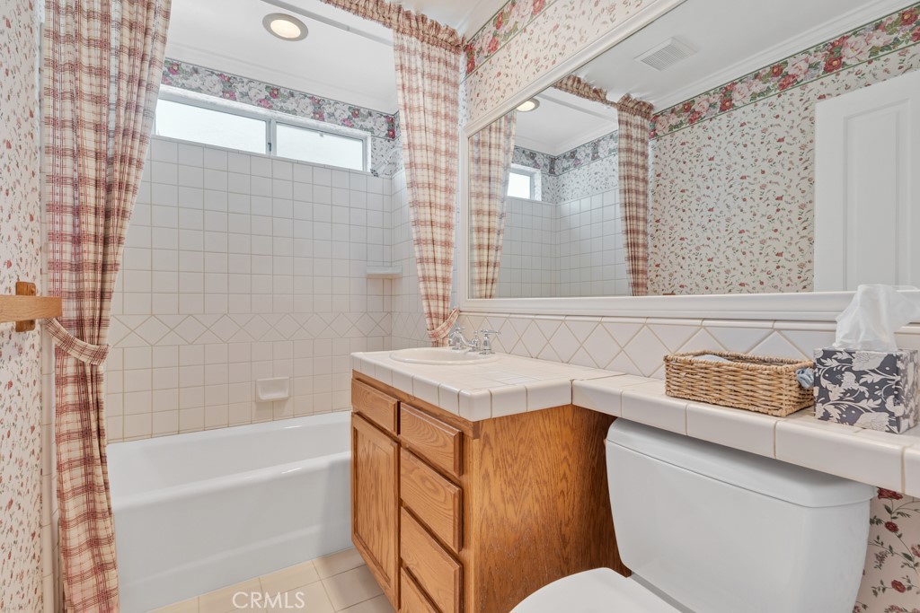 https://media.crmls.org/medias/177ca611-b112-452f-b245-e5a93e067463.jpg?preset=X-Large