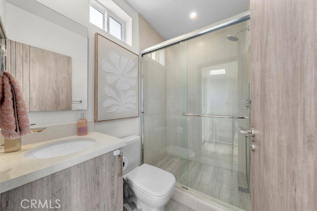 Detail Gallery Image 28 of 36 For 2713 Carnegie Ln #B,  Redondo Beach,  CA 90278 - 5 Beds | 4 Baths