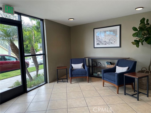 Detail Gallery Image 5 of 22 For 5301 E the Toledo #201,  Long Beach,  CA 90803 - 2 Beds | 2 Baths