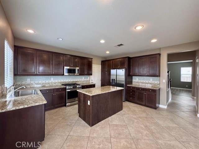 Detail Gallery Image 15 of 50 For 35889 Wolverine Ln, Murrieta,  CA 92563 - 5 Beds | 3 Baths