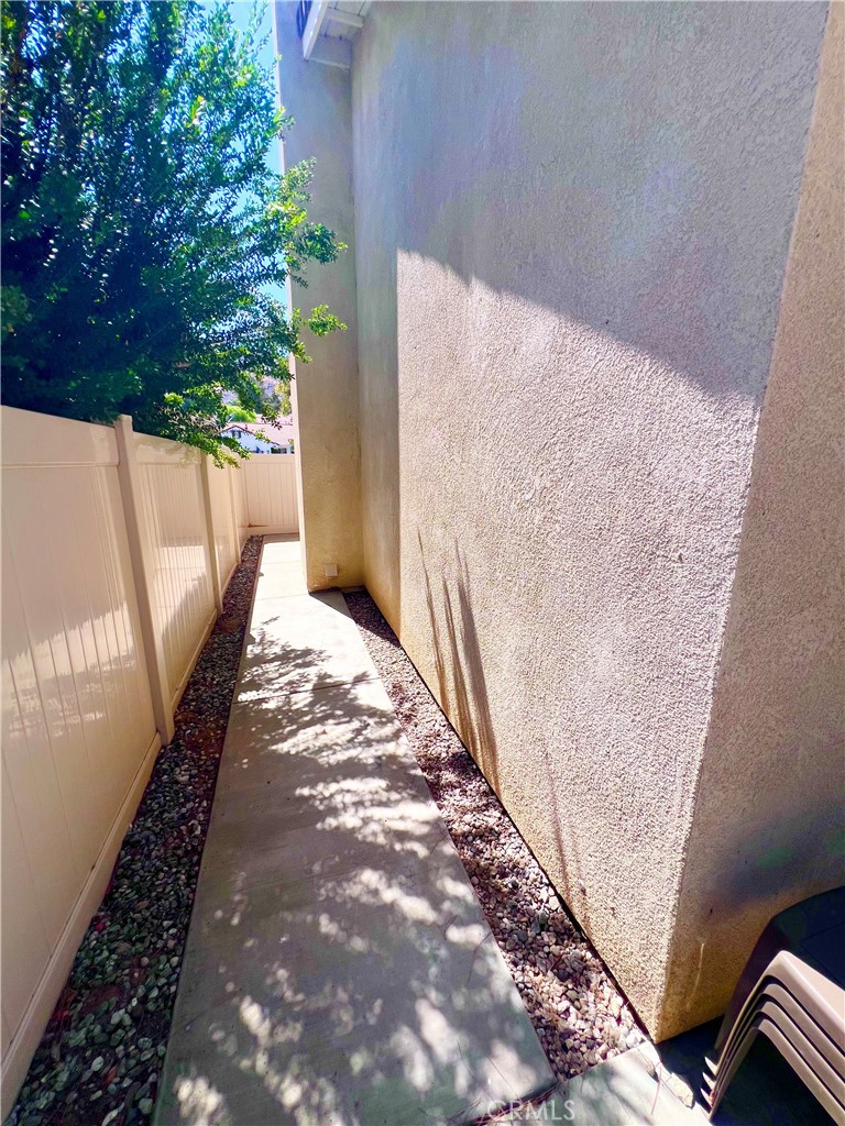 https://media.crmls.org/medias/177d7413-d71f-4dee-98b3-fc48d6e9034f.jpg?preset=X-Large