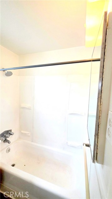 Detail Gallery Image 14 of 15 For 209 E E a,  Ontario,  CA 91764 - 1 Beds | 1 Baths