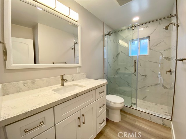 Detail Gallery Image 8 of 12 For 919 E Acacia Ave #D,  Glendale,  CA 91205 - 1 Beds | 1 Baths