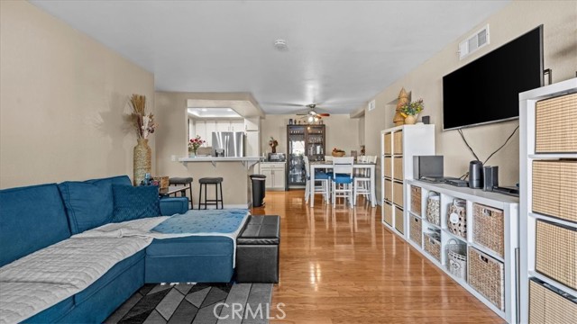 Detail Gallery Image 10 of 33 For 10450 E Briar Oaks #B,  Stanton,  CA 90680 - 2 Beds | 2 Baths