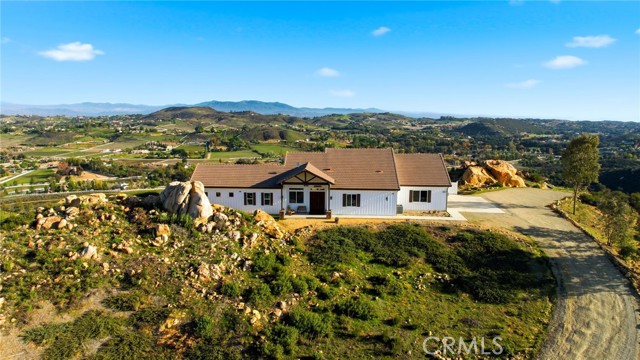 Detail Gallery Image 5 of 34 For 39472 Vista Del Bosque, Murrieta,  CA 92562 - 3 Beds | 2 Baths