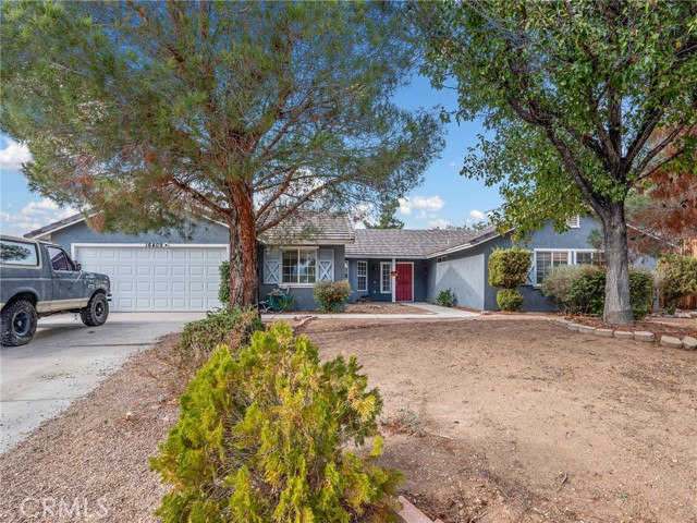 16409 Pauhaska Court, Apple Valley CA: https://media.crmls.org/medias/177f1988-c253-4b23-8373-8db113d83f6a.jpg